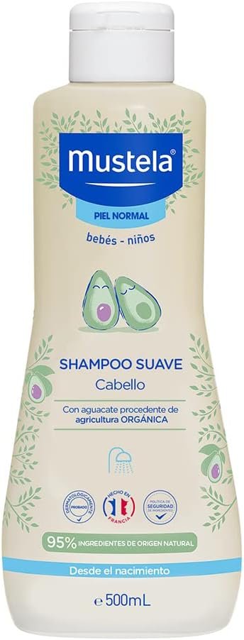 Shampoo suave para bebé formulado 95% con ingredientes de origen natural.