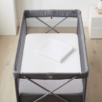CARY | Colchón para Cuna 60 x 120 cm Grosor de 4 centímetros, Densidad Media con Funda Protectora Afelpada, Impermeable y Absorbente Tipo Microfibra, Blanco